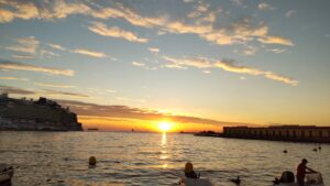 トリエステの海に沈む夕日 